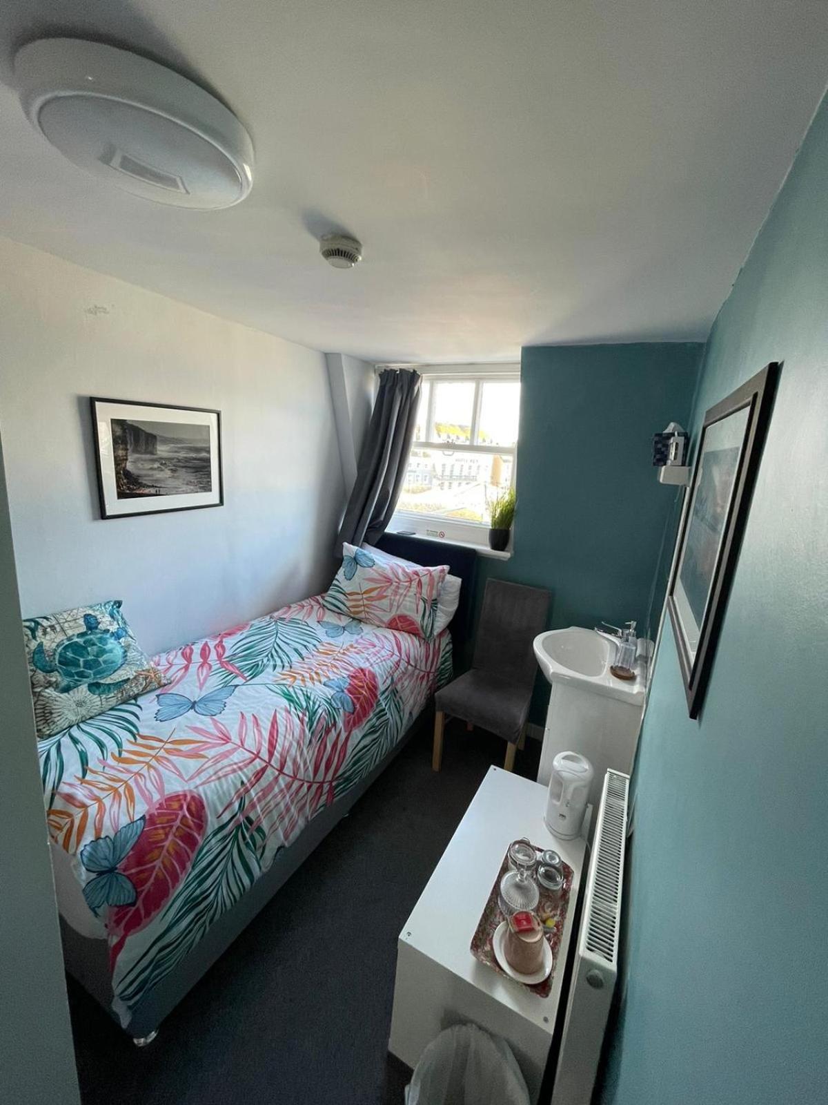 The Ocean Guest House Веймут Екстер'єр фото